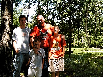 GARYANDTHEBOYS720062.JPG