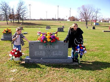 Graveside03.jpg