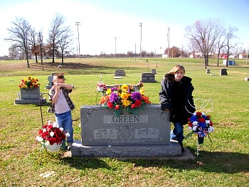 Graveside05.jpg