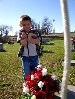 Graveside08.jpg